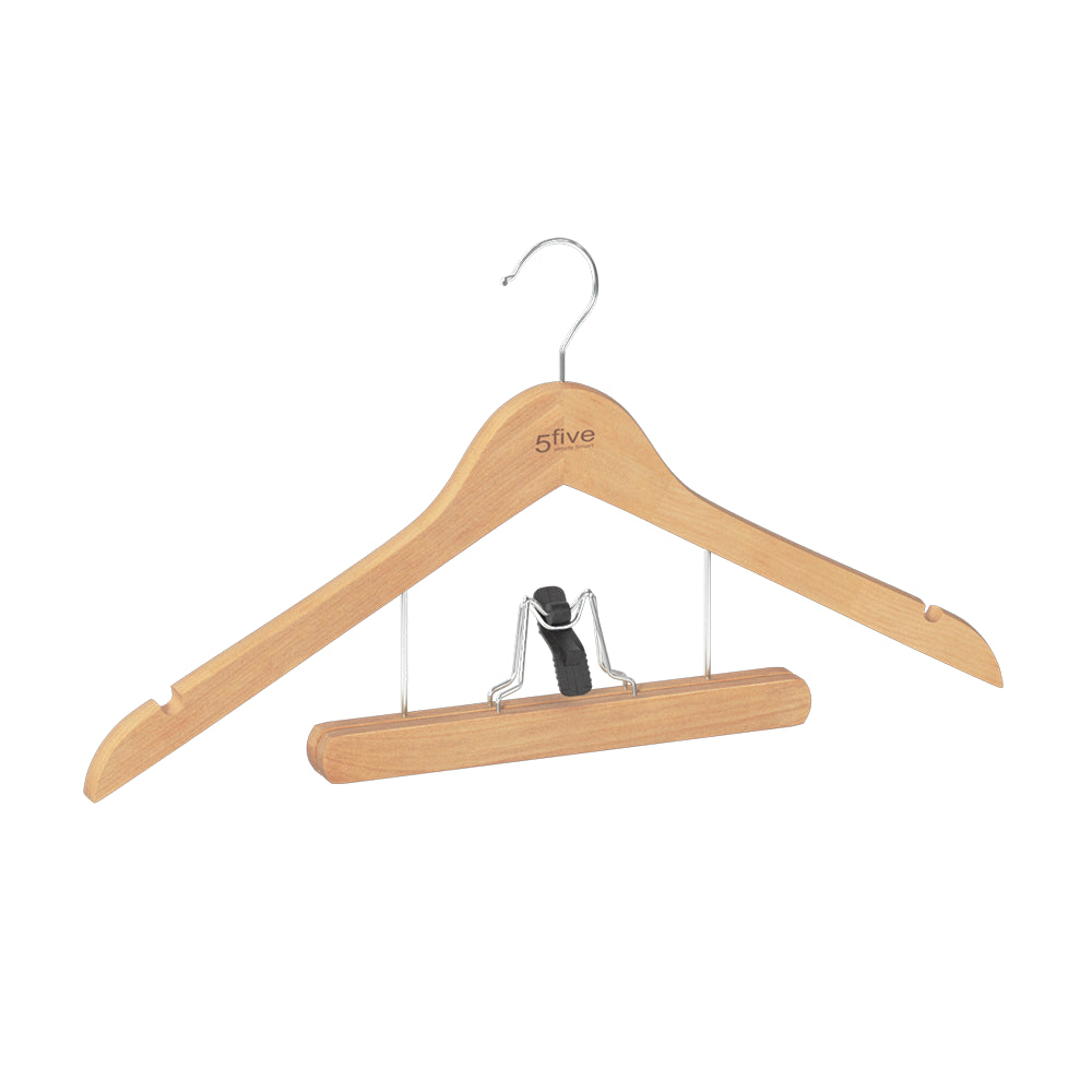 houten-kledinghanger-met-broekhanger