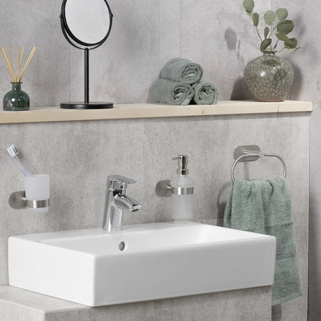 wand-zeepdispenser-zilver