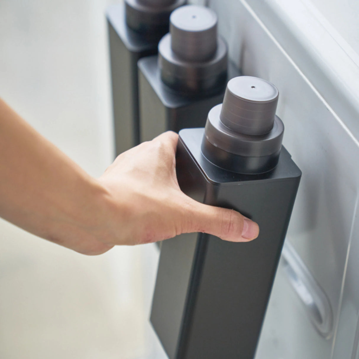 Yamazaki Magnet-Waschmittelflasche