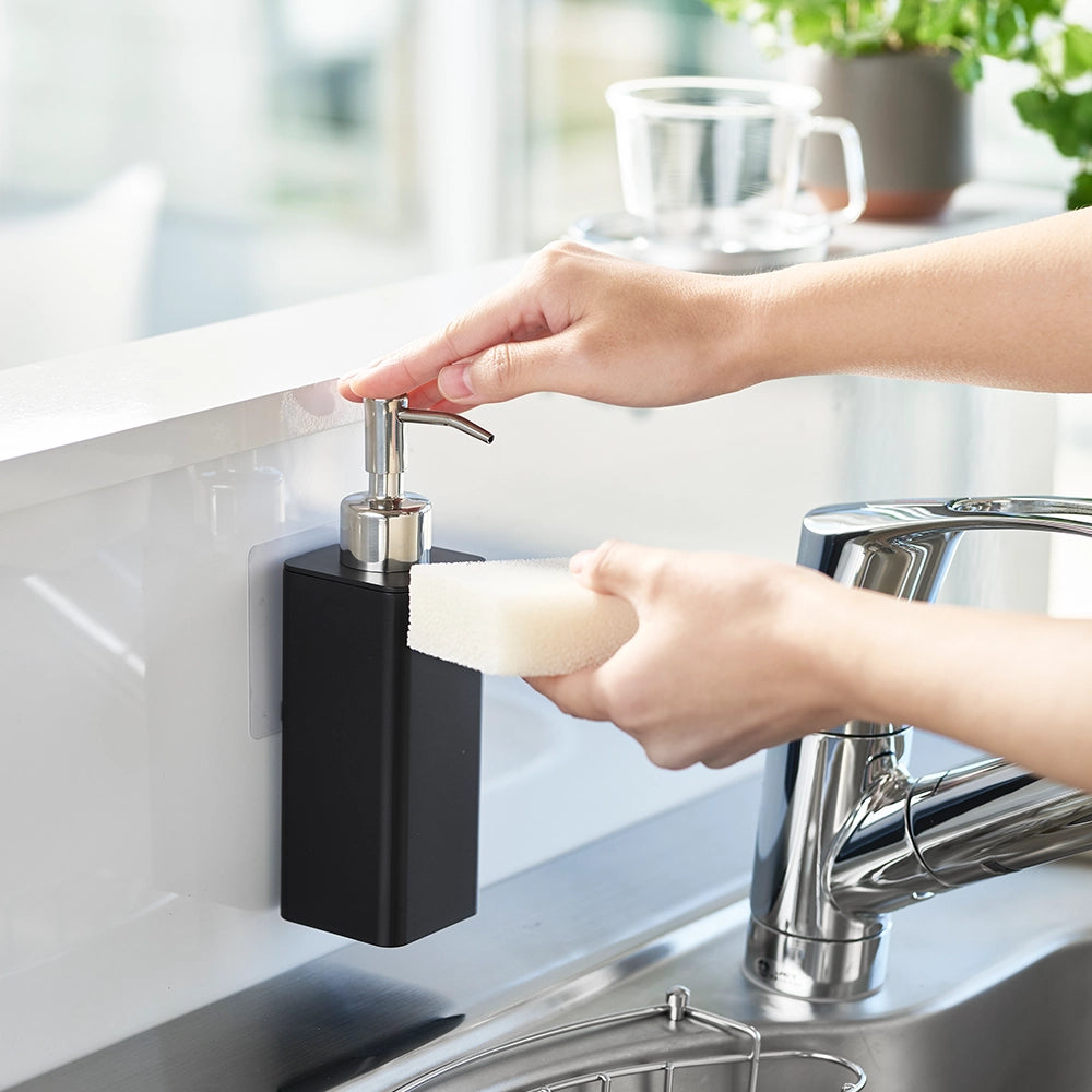 zeeppompje-aan-de-muur