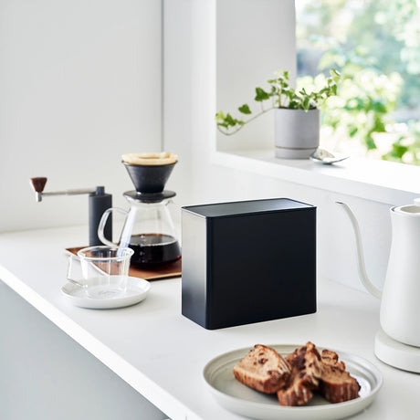 zwart-koffiefilter-bakje