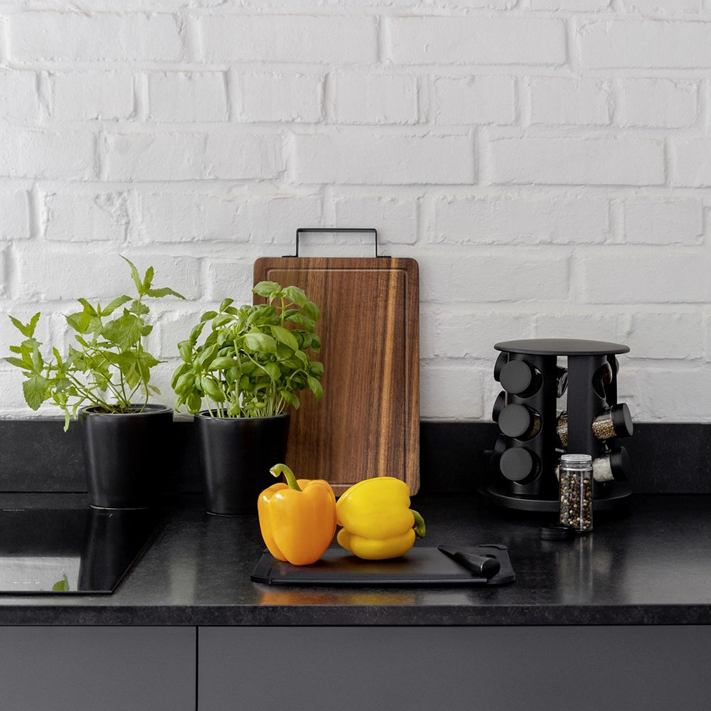 zwart-kruidenrek-aanrecht