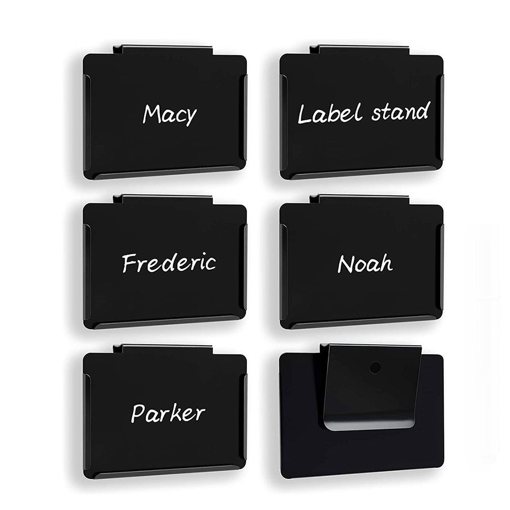 zwarte labels metaal