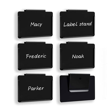 zwarte labels metaal