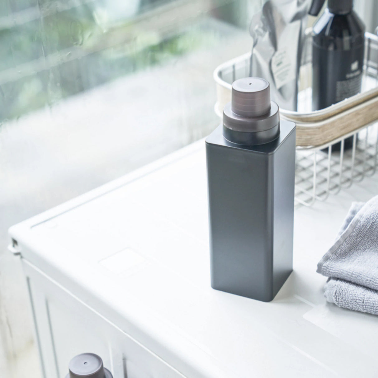 Yamazaki Magnet-Waschmittelflasche